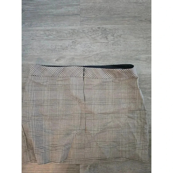 Express Editor Skirt 8 Plaid - Picture 4 of 5
